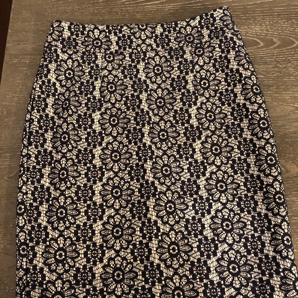 Banana Republic Lace Mid Skirt